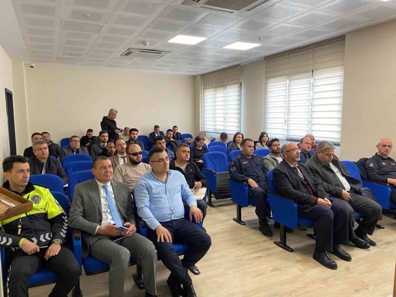 Manisa'nın Alaşehir ilçesinde, İl Afet ve Acil Durum Müdürlüğü tarafından