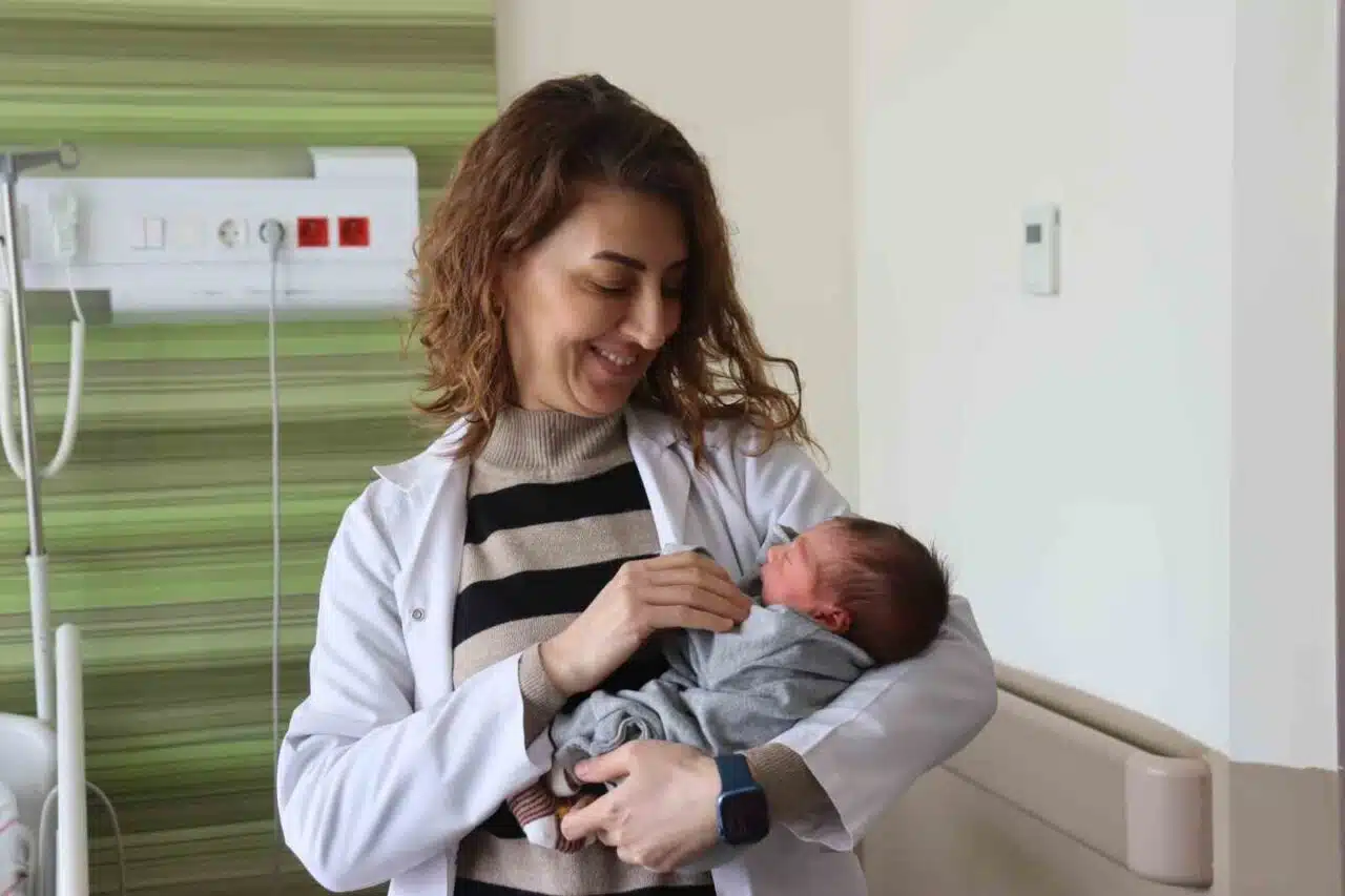 Kayseri'de annelik hayali kuran 30 yaşındaki kadın, Kayseri Şehir Hastanesi'nde