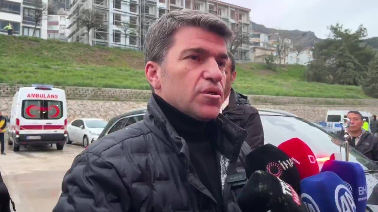 Amasya Valisi Önder Bakan, Taşova'da meydana gelen 4.6 büyüklüğündeki depremin