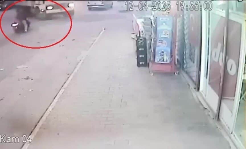 Antalya'da CHP Aksu Belediye Meclis üyesi Soner E'nin kullandığı kamyon,