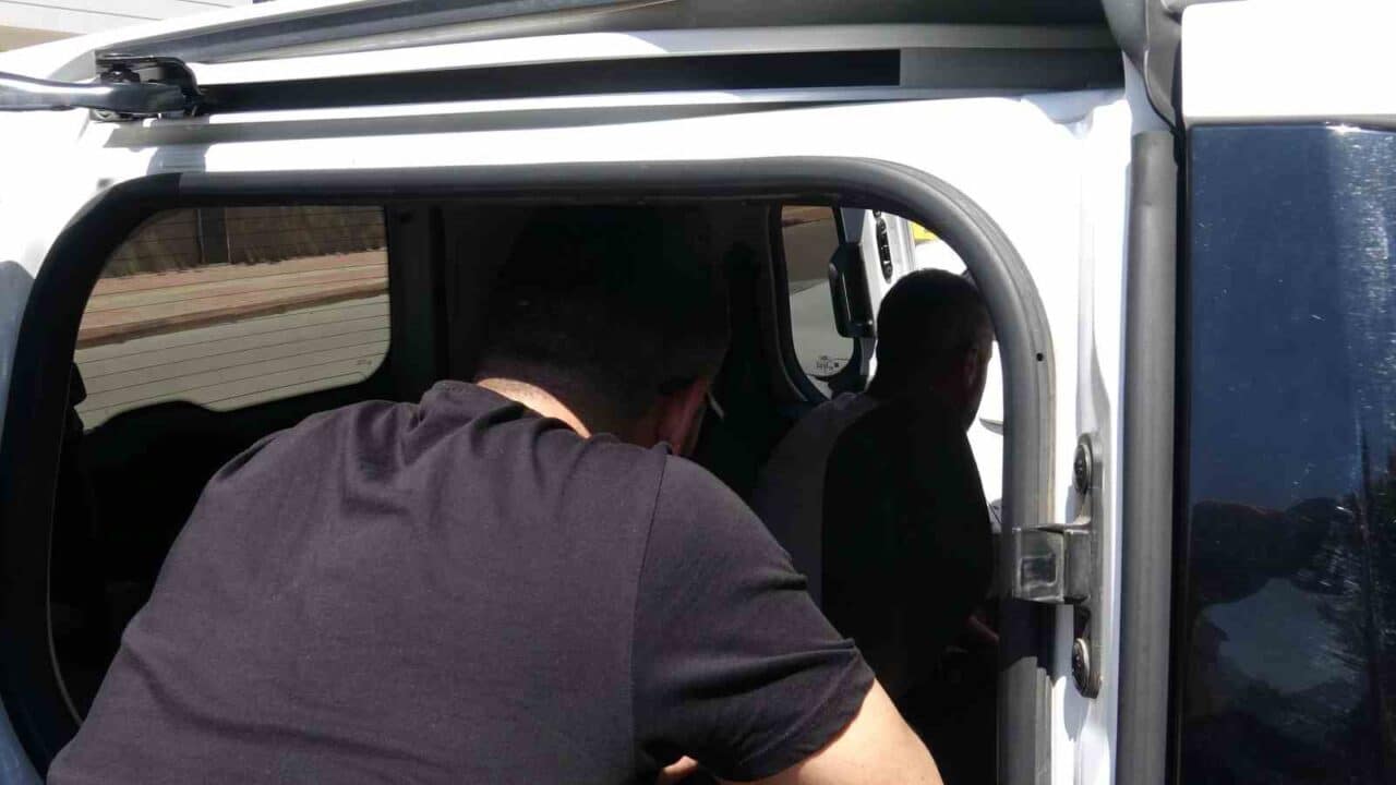 Antalya'da, 36 yaşındaki Gözde Gökalp evinde ölü bulundu. Vücudunda morluklar