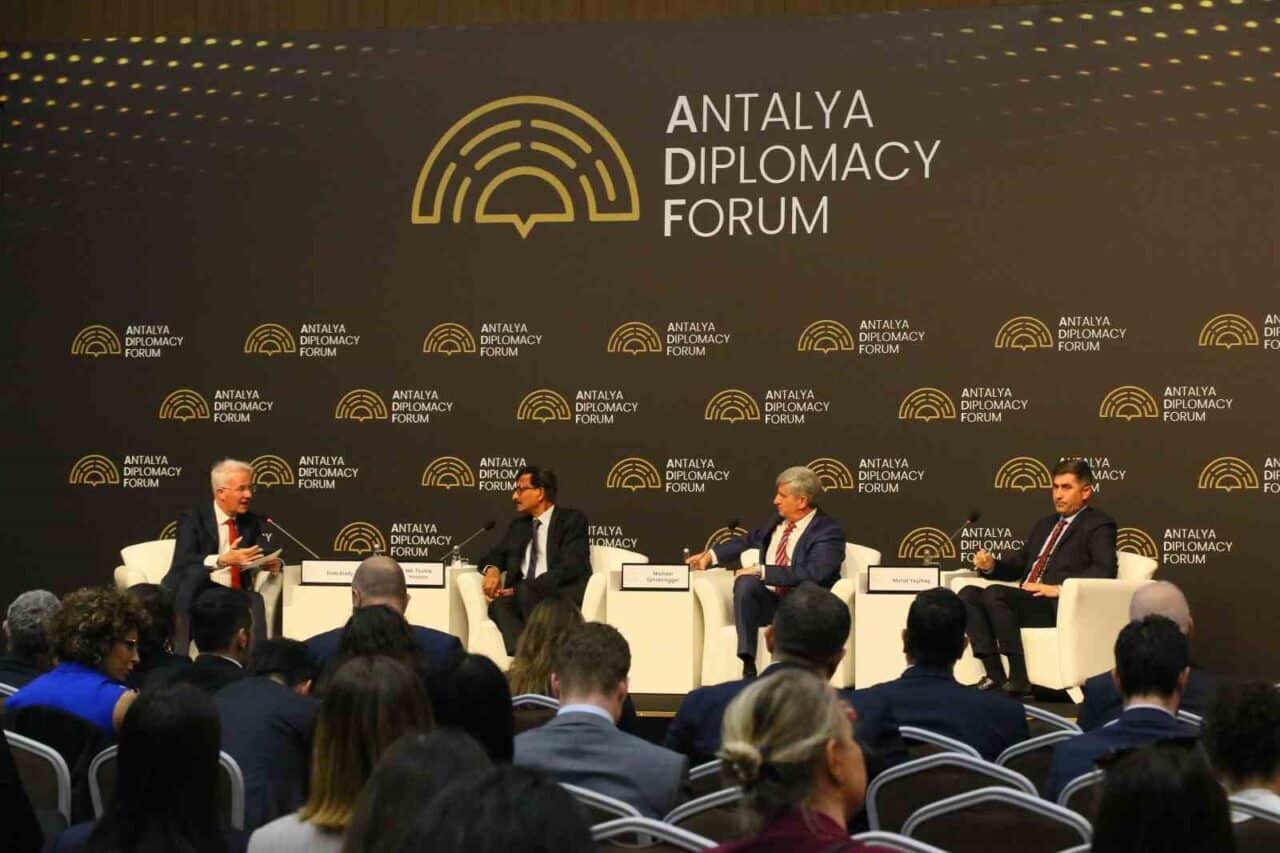 Antalya Diplomasi Forumu’nda zorla yerinden edilmenin etkileri tartışıldı. Md. Touhid