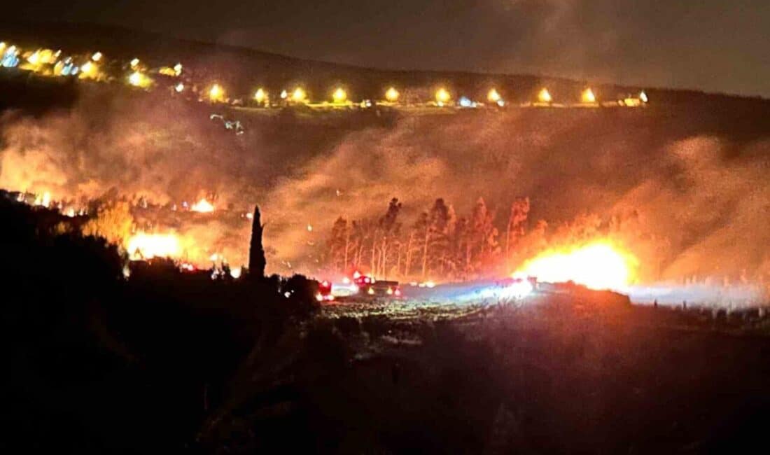Arsuz’da Orman Yangını Kontrol Altına Alındı, Soğutma Çalışmaları Sürüyor Hatay'ın Arsuz ilçesinde, Pirinçlik Mahallesi'ndeki ormanlık alanda çıkan yangın, itfaiye