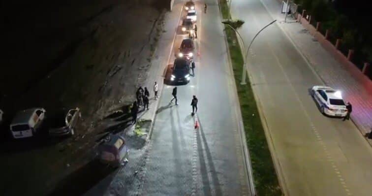 Edremit’te Geniş Kapsamlı Asayiş ve Narkotik Uygulaması Düzenlendi Balıkesir'in Edremit ilçesinde asayiş, narkotik ve huzur uygulaması yapıldı. 231
