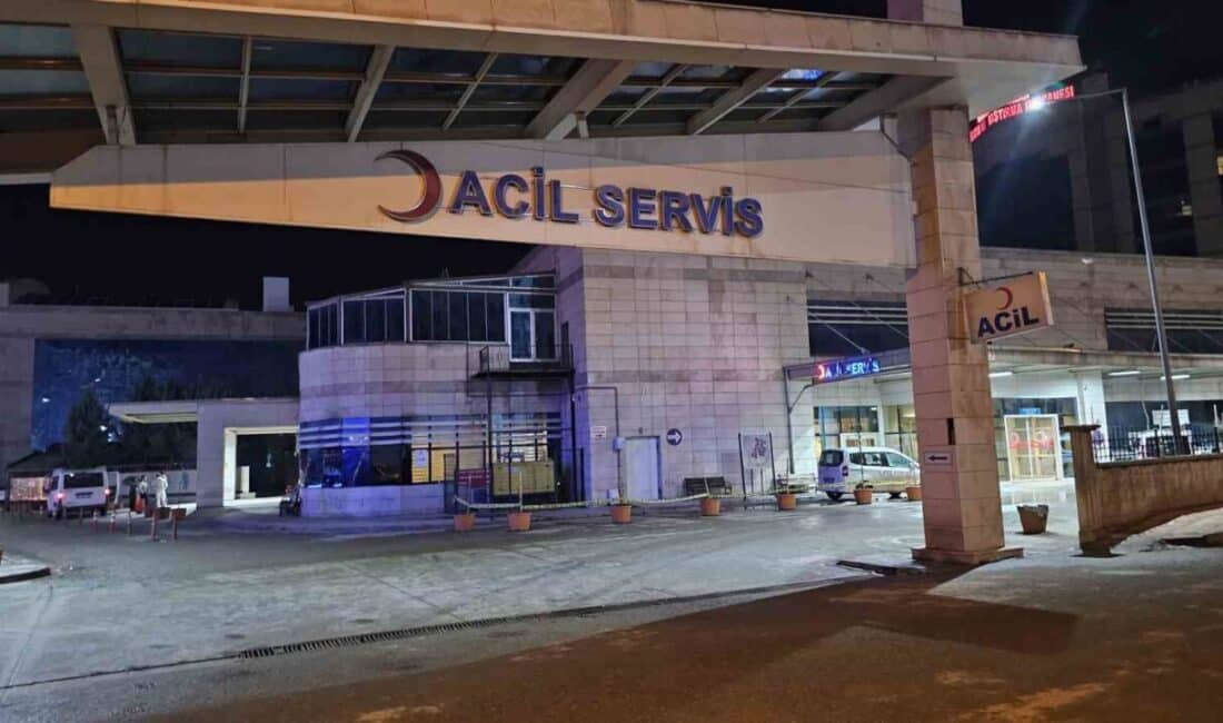 Siirt’te Askeri Personel Motosiklet Kazasında Hayatını Kaybetti Siirt'te 25 yaşındaki astsubay Mücahit Beyhan, motosikletinin devrilmesi sonucu geçirdiği