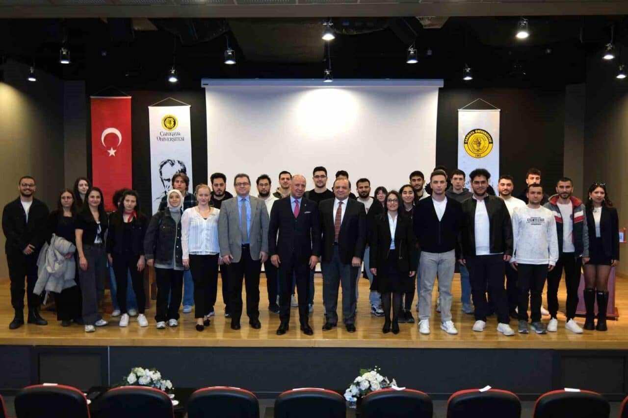 Ankara Sanayi Odası Başkanı Seyit Ardıç, Çankaya Üniversitesi'nde gençlerle buluşarak