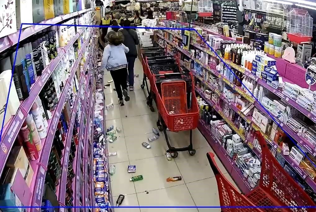 İstanbul'un Silivri açıklarında meydana gelen 6.2 büyüklüğündeki deprem, Avcılar'daki bir