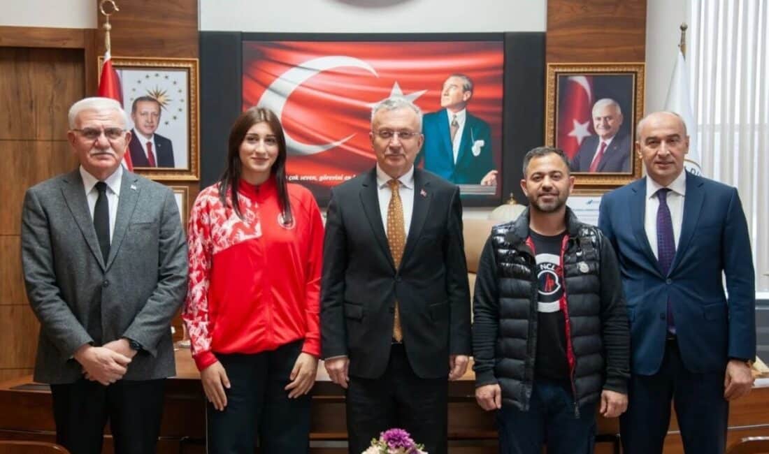 Elmira Yasin, U23 Avrupa Güreş Şampiyonu Unvanıyla Rektör Levent’i Ziyaret Etti U23 Avrupa Güreş Şampiyonası'nda 76 kilogramda altın madalya kazanan Elmira