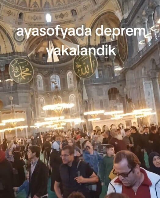 Ayasofya’da Deprem Anında Yaşanan Panik, Turistler Dışarı Fırladı İstanbul Silivri açıklarında meydana gelen 6.2 büyüklüğündeki deprem, Ayasofya-i Kebir