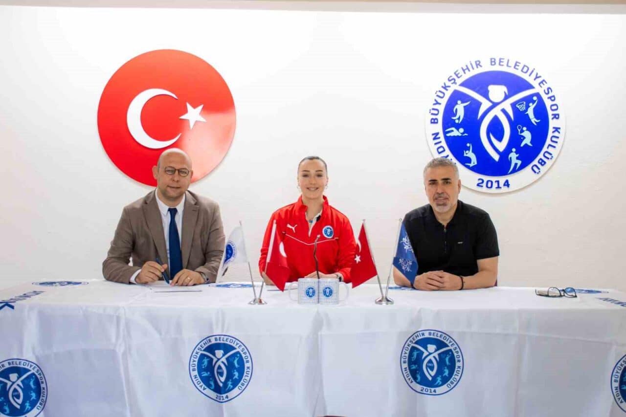 Aydın Büyükşehir Belediyespor, 2025/26 sezonu için başarılı liberosu Çerağ Düzeltir