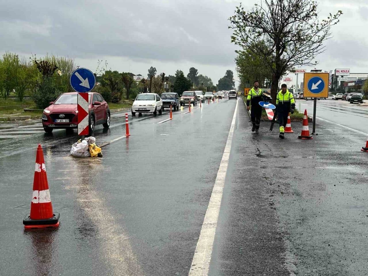 Aydın-İzmir karayolunda, Aydın Şehir Hastanesi’ne bağlantı için inşa edilen kavşak
