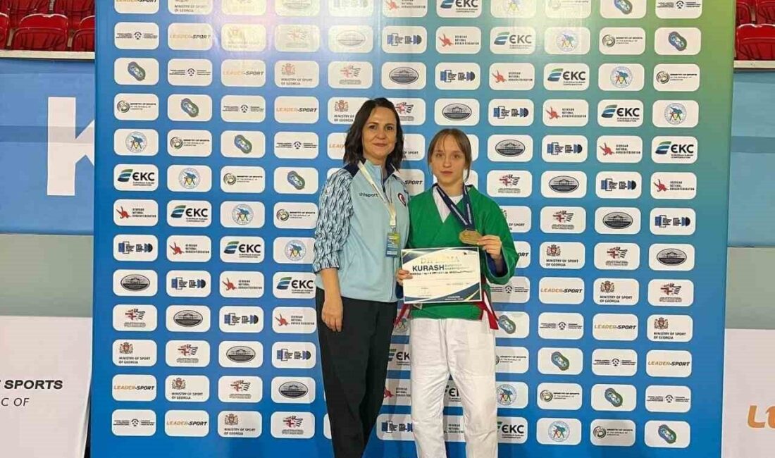 Düzceli Sporcu Ayşenaz Tosun, Gürcistan’da Gerçekleşen Gençler Kuraş Avrupa Şampiyonası’nda Altın Madalya Kazandı Düzceli sporcu Ayşenaz Tosun, Gürcistan'da düzenlenen Gençler Kuraş Avrupa Şampiyonası'nda