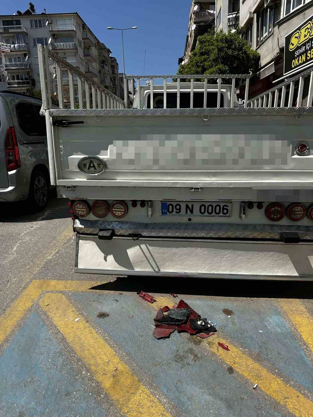 Aydın'da Okan Sel'in babasından kalan ticari araca gece çarpan sürücü