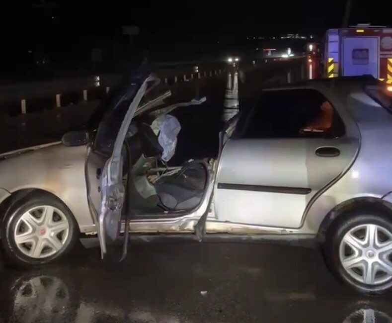 Kırklareli Babaeski’de otomobil ve kamyonun çarpışması sonucu bir kişi yaralandı Kırklareli'nin Babaeski ilçesinde otomobilin kamyona çarpması sonucu Erol A. yaralandı.