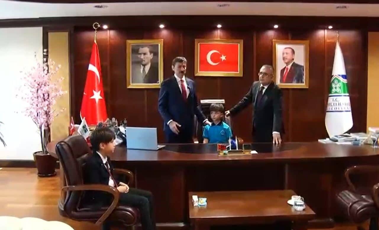 Bahçelievler Belediyesi'nde 23 Nisan kutlamaları sırasında meydana gelen 6.2 büyüklüğündeki