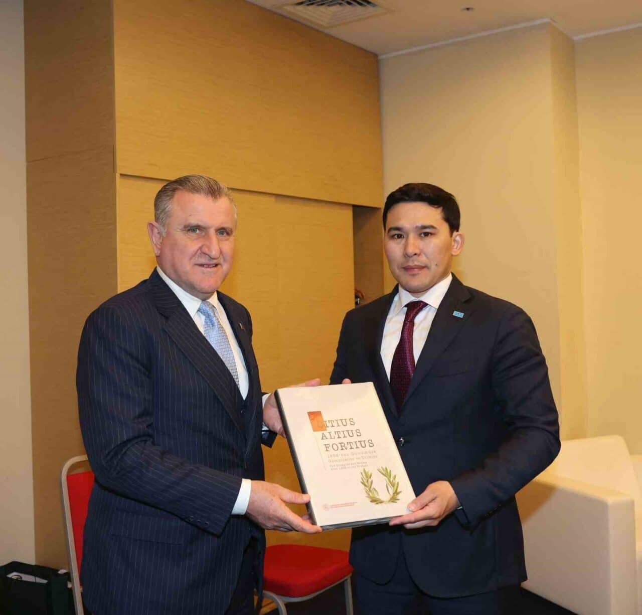 Gençlik ve Spor Bakanı Dr. Osman Aşkın Bak, Rusya'nın Saint