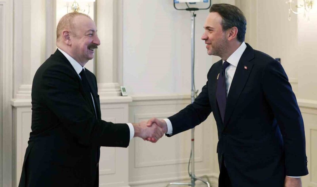 Bakan Alparslan Bayraktar Bakü’de Cumhurbaşkanı Aliyev ile Görüştü Enerji ve Tabii Kaynaklar Bakanı Alparslan Bayraktar, Bakü'de Azerbaycan Cumhurbaşkanı