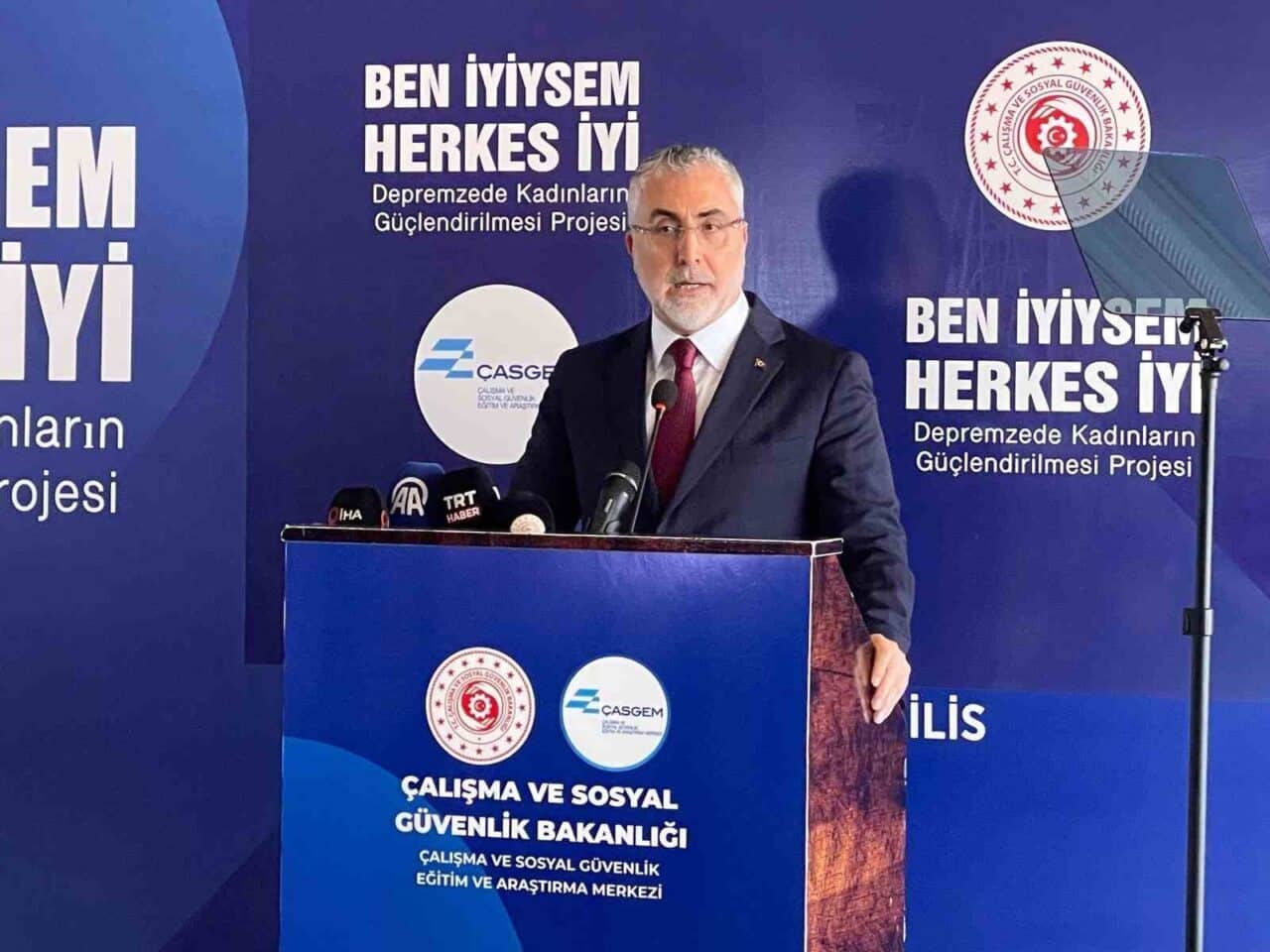 Çalışma ve Sosyal Güvenlik Bakanı Vedat Işıkhan, deprem bölgesinde istihdamı