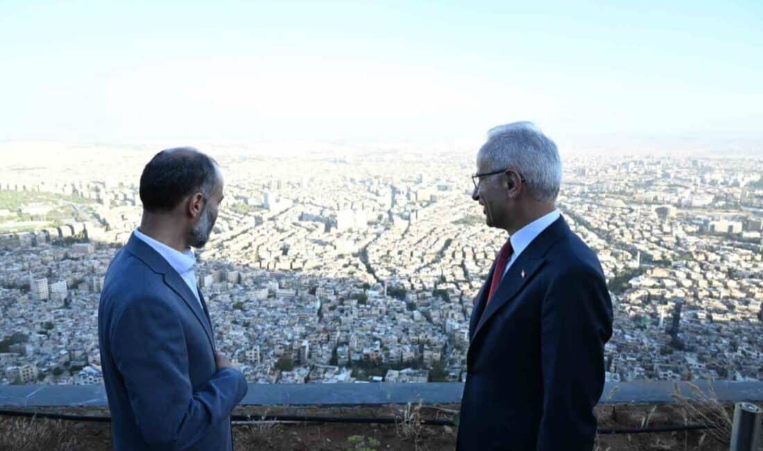 Bakan Uraloğlu, Suriye’deki Temaslarının Ardından Kasiyun Dağı’nı Ziyaret Etti Ulaştırma ve Altyapı Bakanı Abdulkadir Uraloğlu, Şam'da Suriye Kara ve