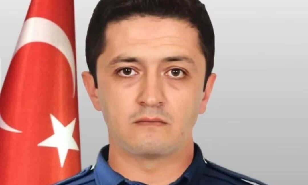 İçişleri Bakanı Ali Yerlikaya, görevi sırasında şehit düşen polis memuruna dair taziye mesajı paylaştı. İçişleri Bakanı Ali Yerlikaya, görev sırasında trafik kazasında şehit olan