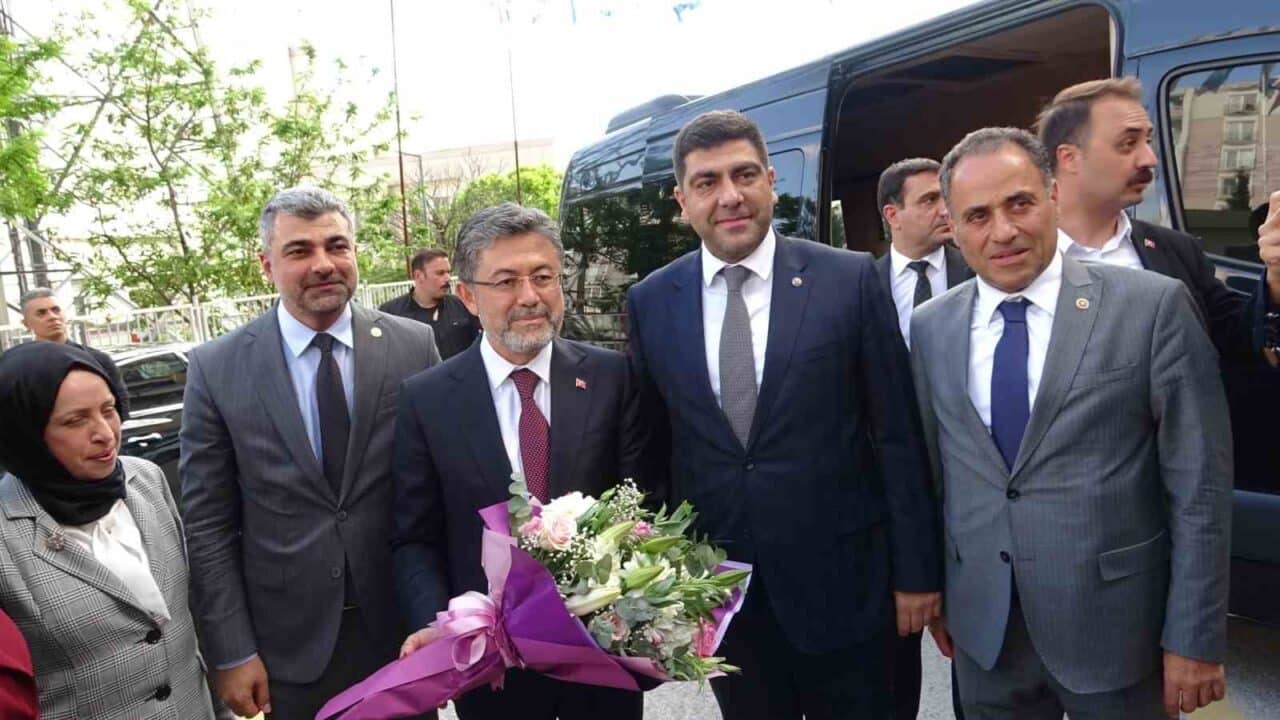 Tarım ve Orman Bakanı İbrahim Yumaklı, Mardin’de çeşitli ziyaretlerde bulundu.
