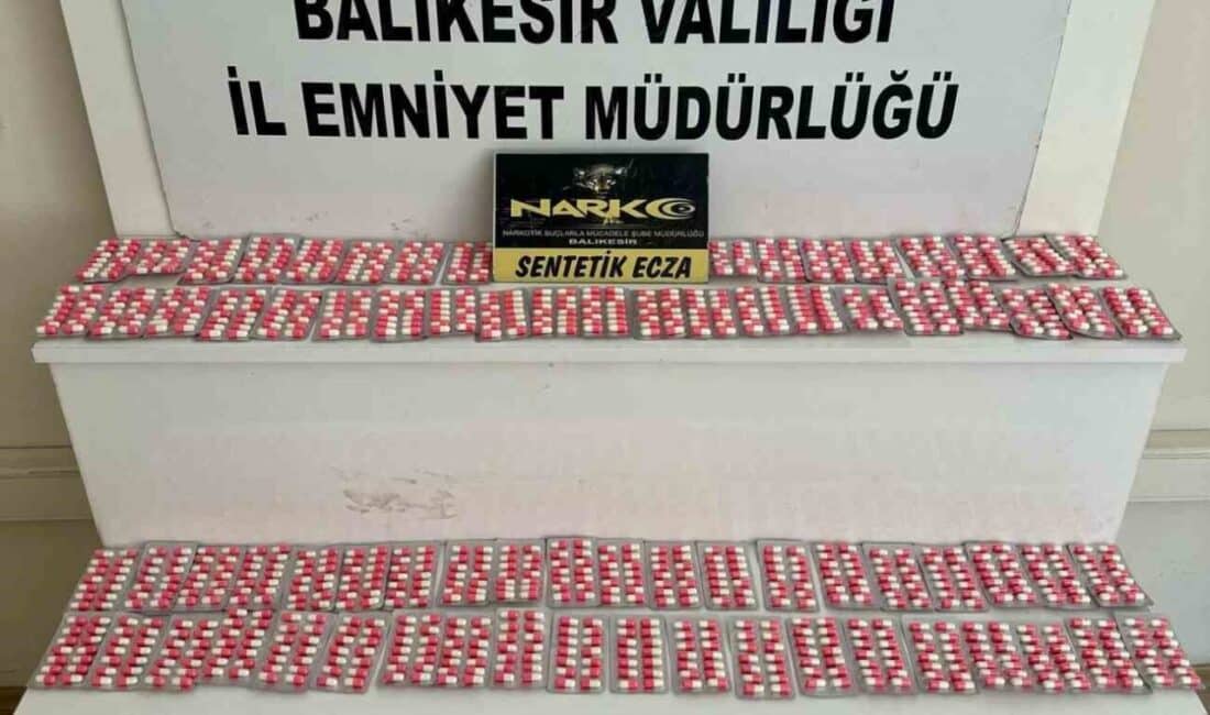 Balıkesir’de Narkotik Ekipleri Sentetik Ecza Haplarına Elden Ele Geçirdi Balıkesir'de Narkotik Suçlarla Mücadele ekipleri, düzenledikleri operasyonda 1,666 adet sentetik