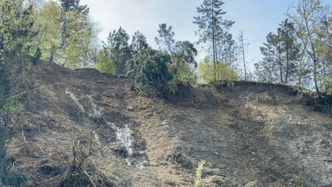 Bartın'da Kumluca ve Abdipaşa beldeleri arasında meydana gelen heyelan, sürücülerde