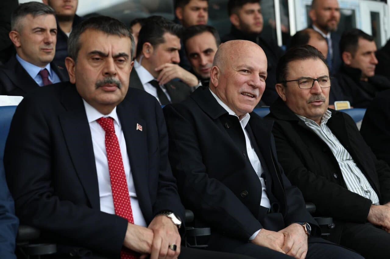 Erzurum Büyükşehir Belediye Başkanı Mehmet Sekmen, Milli Eğitim Bakanı Prof.