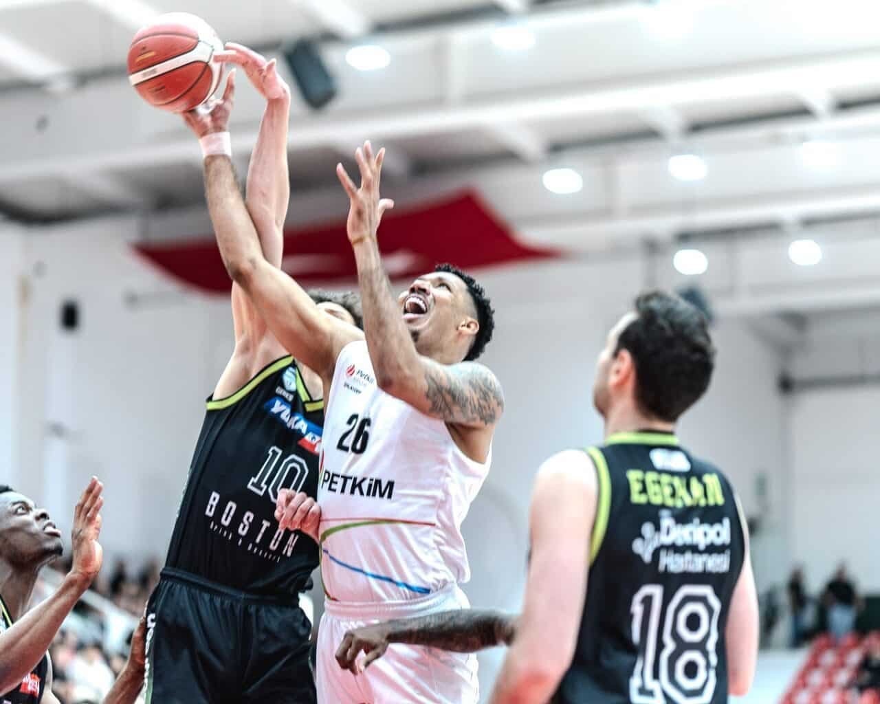 Türkiye Sigorta Basketbol Süper Ligi'nin 24. haftasında Aliağa Petkimspor, Yukatel