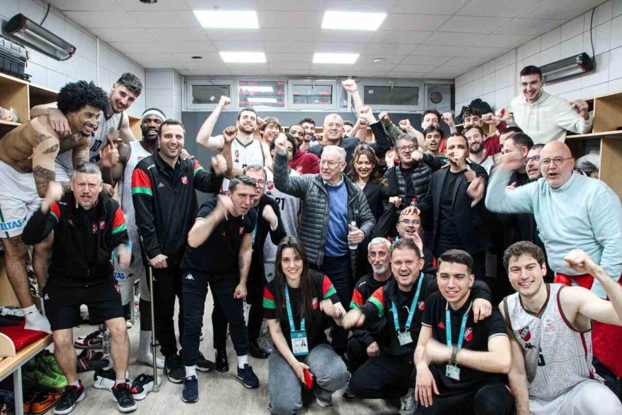 Basketbol Süper Ligi 25. haftasında Karşıyaka, Aliağa Petkimspor'u uzatmada 93-90