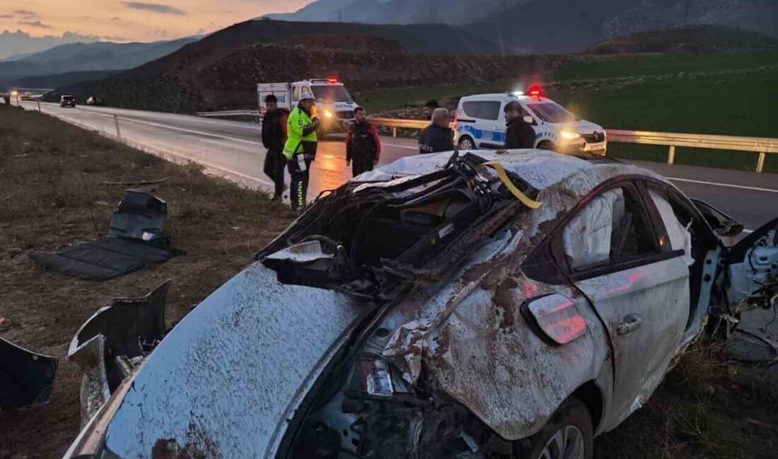 Hasankeyf’te Takla Atan Araçta 3 Kişi Yaralandı, Kurtarma Ekipleri Seferber Oldu Batman’ın Hasankeyf ilçesinde Rıdvan B. idaresindeki otomobil, Urganlı köyü mevkisinde