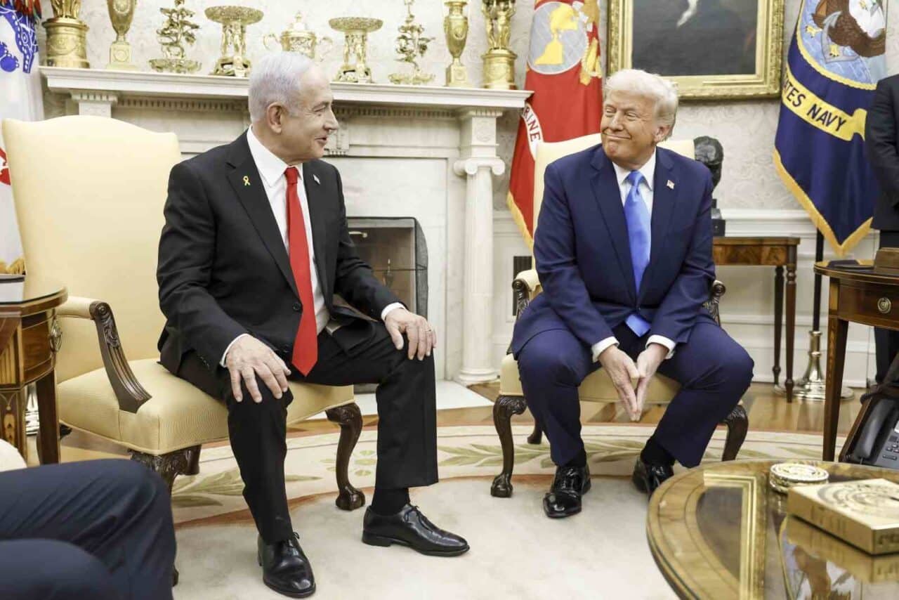 İsrail Başbakanı Binyamin Netanyahu'nun 3 İsrailli ve 1 Beyaz Saray