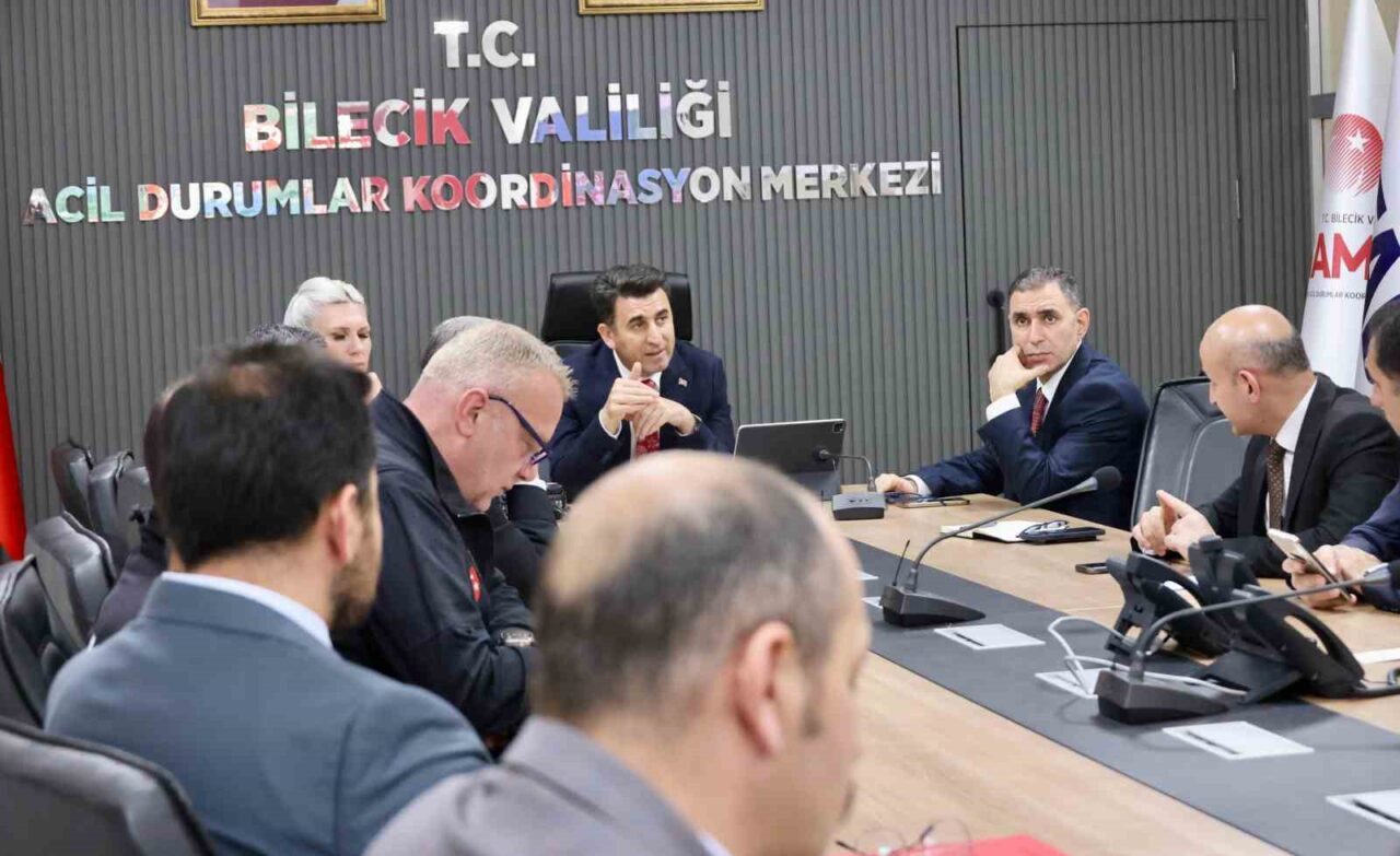 Bilecik’te meydana gelen 6,2 büyüklüğündeki depremin ardından Vali Şefik Aygöl