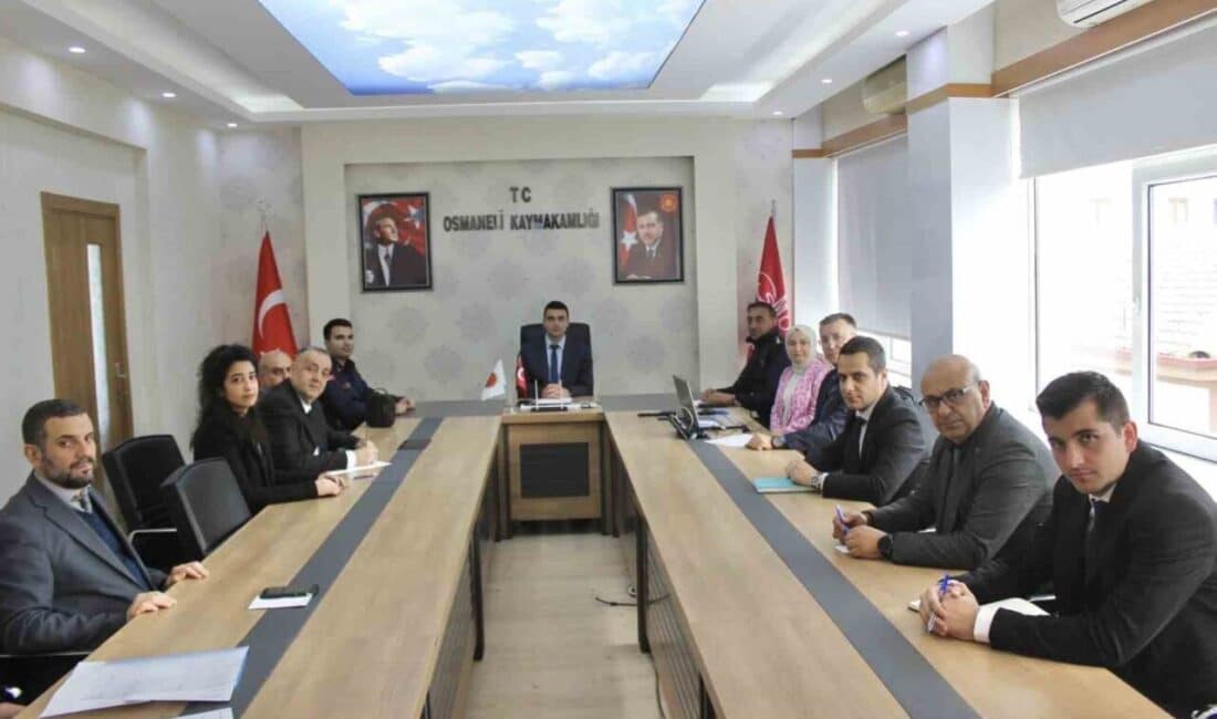 Osmaneli’nde Aile İçi ve Kadına Yönelik Şiddetle Mücadele Toplantısı Yapıldı Osmaneli Kaymakamı Abdüssamed Kılıç, ‘Aile İçi ve Kadına Yönelik Şiddetle