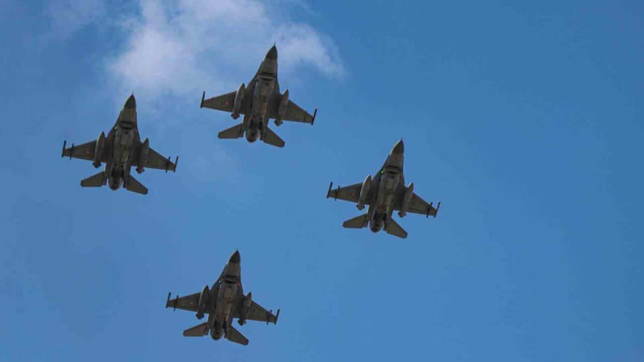 Bolu'da Şehitler Haftası etkinlikleri çerçevesinde F-16 savaş uçakları 'Saygı Uçuşu'