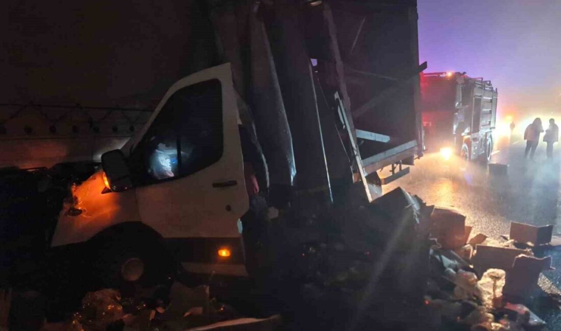 Bolu’da TEM Otoyolu’nda meydana gelen zincirleme trafik kazasında bir kamyonet sürücüsü ağır yaralandı Bolu'da TEM Otoyolu'nda gerçekleşen zincirleme kazada tırın dorsesine çarpan kamyonet