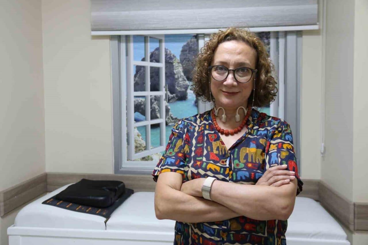 Eskişehir'deki Özel Ümit Batıkent Hastanesi uzmanı Dr. Sıdıka Oksay, manik