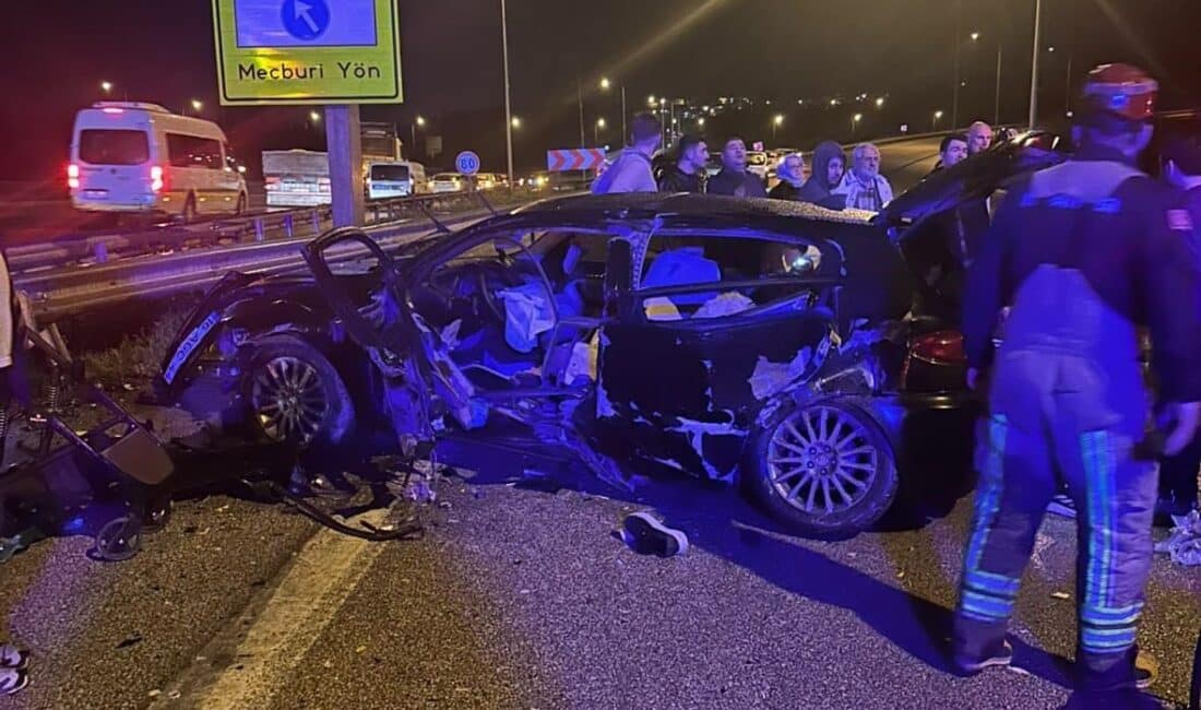 İstanbul-İzmir Otoyolu’nda gerçekleşen trafik kazasında bir kişi yaşamını yitirirken, üç kişi yaralandı. İstanbul-İzmir Otoyolu'nda Ali Arda Balkan (20) yönetimindeki otomobilin bariyere çarpması