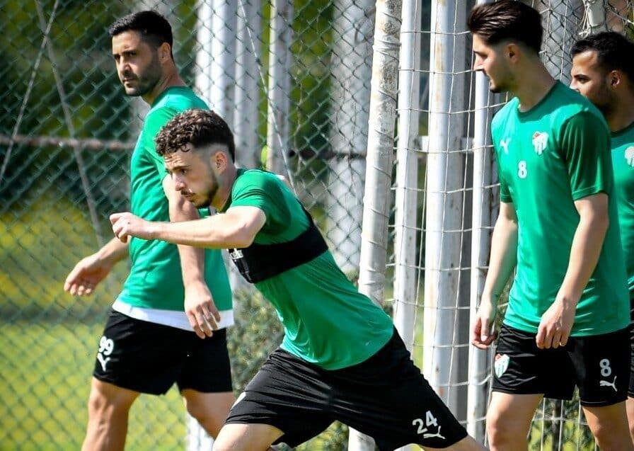 Bursaspor, TFF 3. Lig 29. hafta mücadelesinde yarın Bornova 1877'yi
