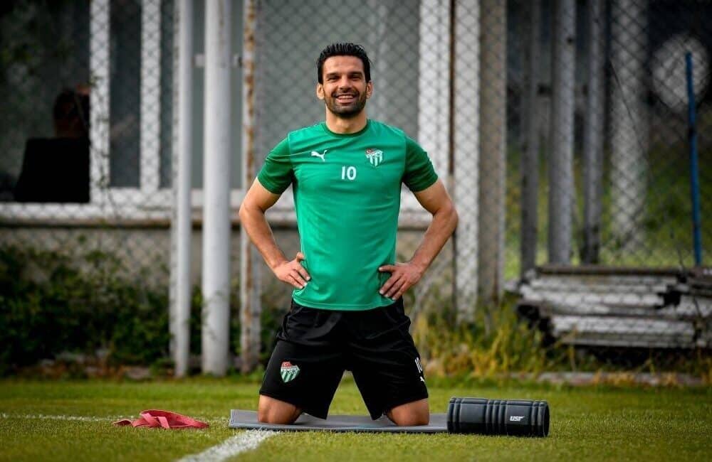 Bursaspor, 26 Nisan’da Karşıyaka ile Oynayacağı Maç İçin Hazırlıklarına Başladı! TFF 3. Lig 1. Grup şampiyonu Bursaspor, 26 Nisan'da İzmir'de