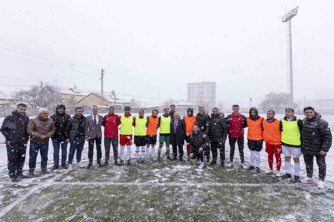 Kayseri Büyükşehir Belediye Başkanı Dr. Memduh Büyükkılıç, Görme Engelliler B1