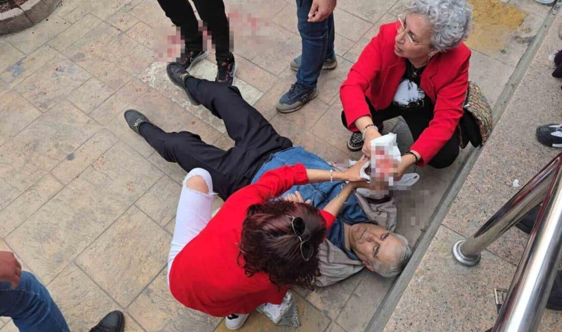 Karabük’te Cadde Üzerinde Bıçaklama Olayı: Bir Şahıs Yaralandı Karabük'te Serdal K., husumetli Murat A.'yı 23 Nisan kutlamalarının yapıldığı