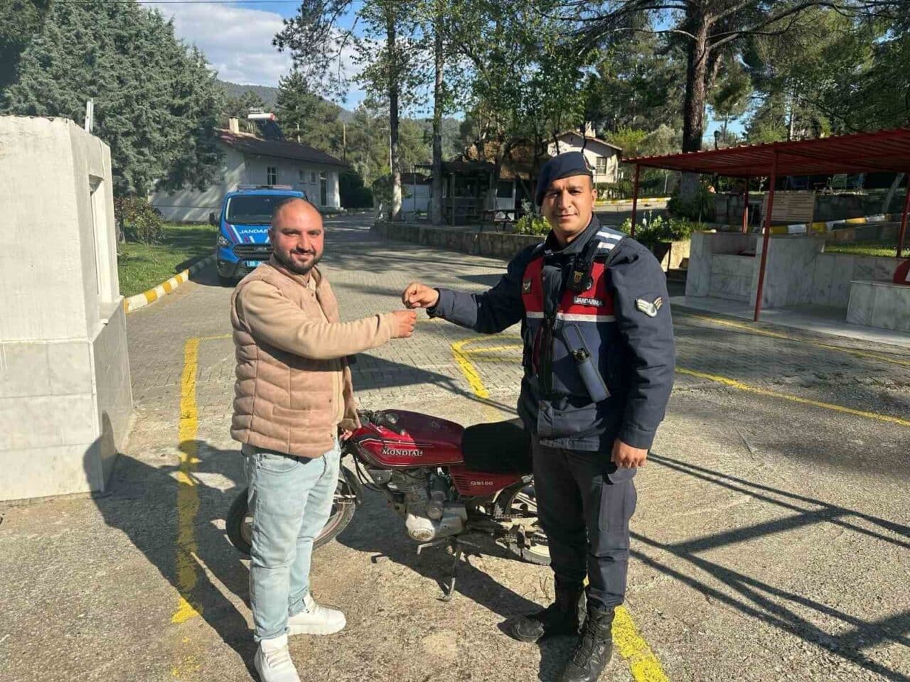 Aydın'ın Nazilli ilçesinde 2018'de çalınan motosiklet, Bozdoğan'daki jandarma denetimlerinde bulundu