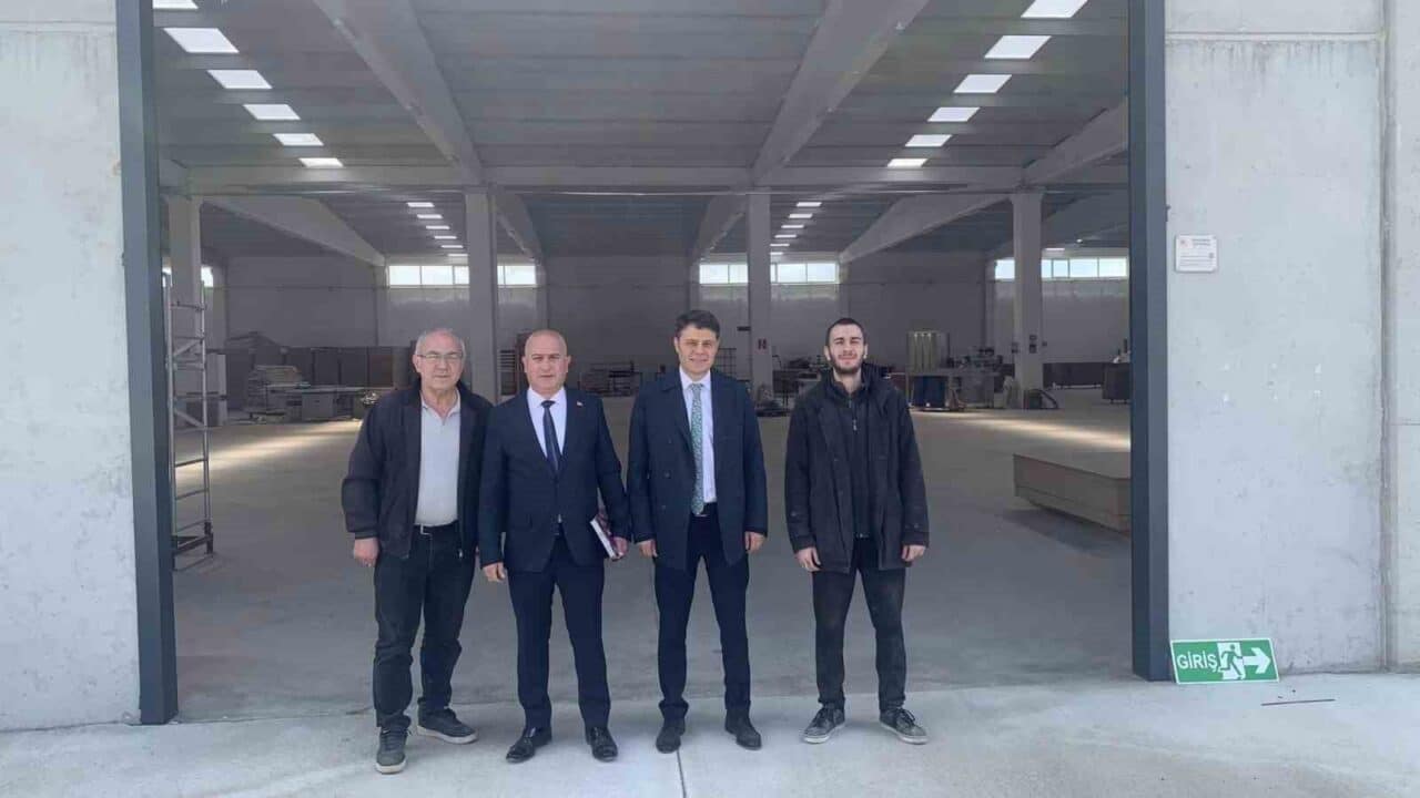 Afyonkarahisar Sandıklı Kaymakamı Önder Çengel, Sandıklı Organize Sanayi Bölgesi'ni ziyaret