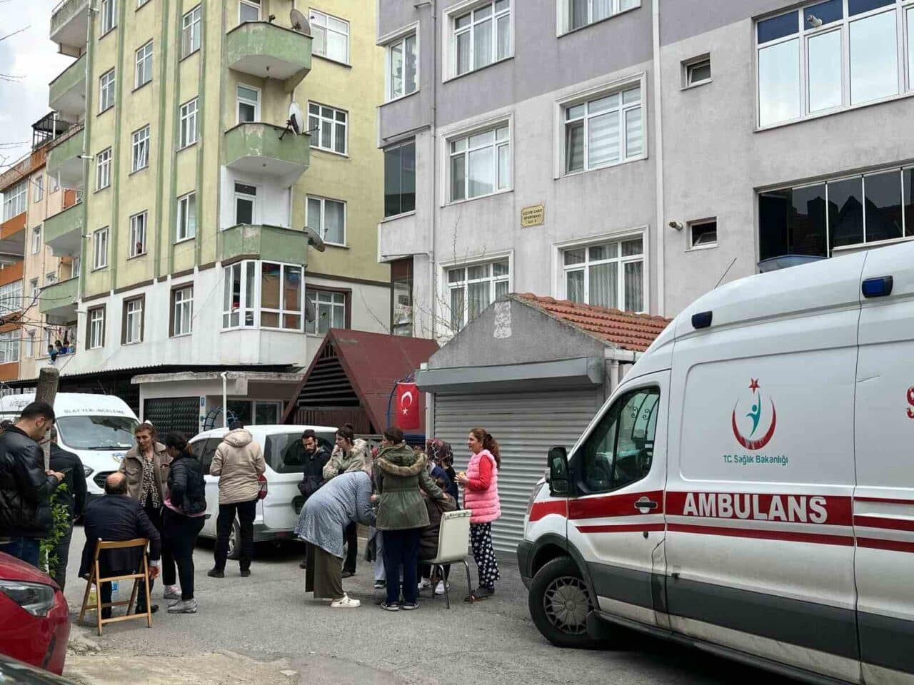 Tekirdağ'ın Çerkezköy ilçesinde miras anlaşmazlığı nedeniyle M.G. adlı kişi, yengesini