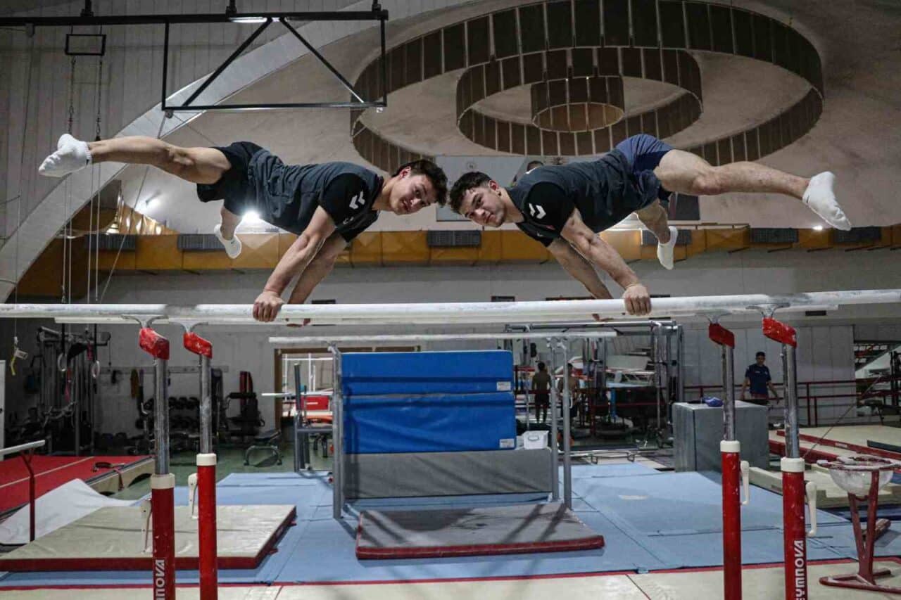 Bolu'daki artistik cimnastik sporcusu ikizler Metehan ve Emirhan Kartın, olimpiyat