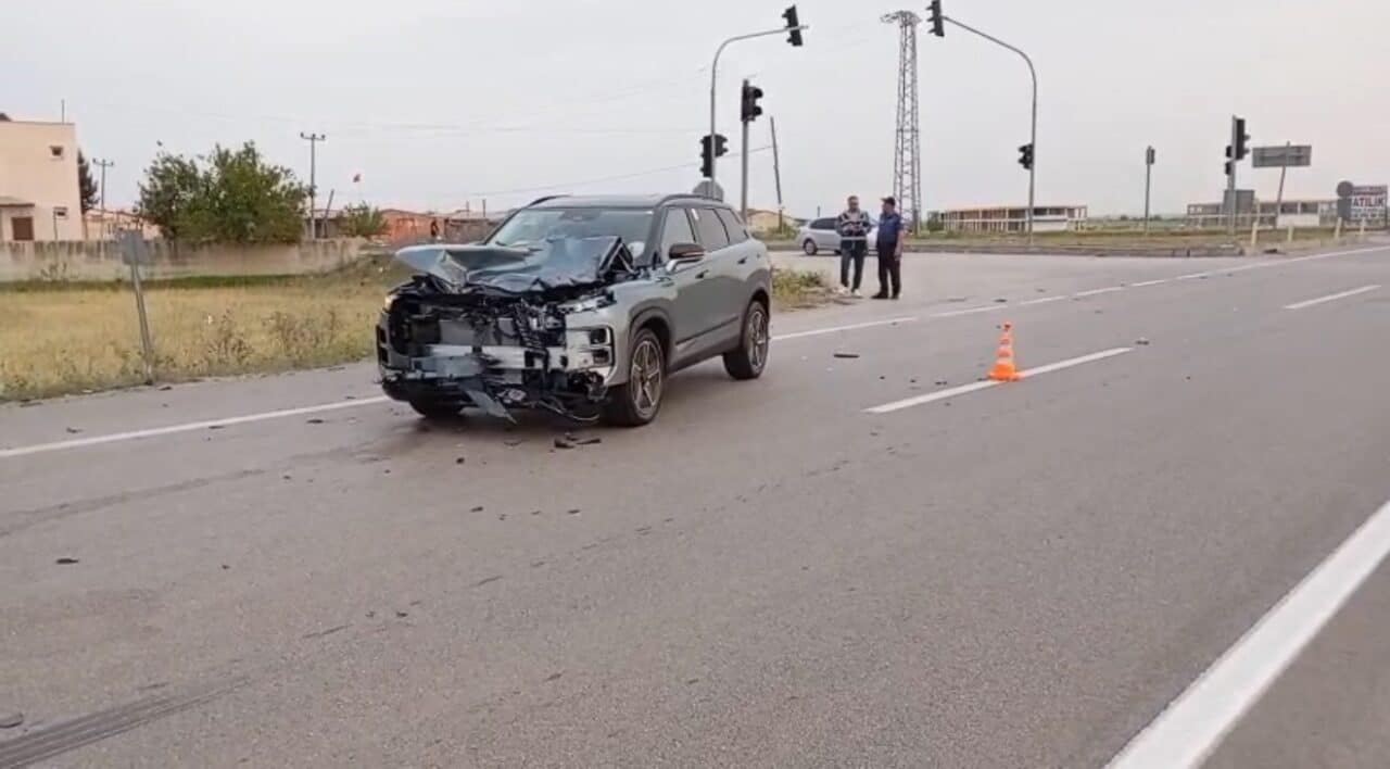 Adana'nın İmamoğlu ilçesinde cip ve motosikletin çarpışması sonucu 21 yaşındaki