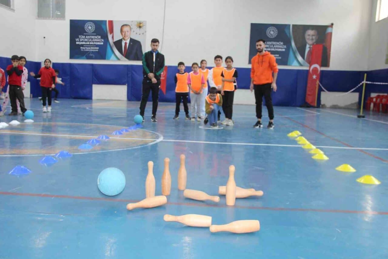 Şırnak'ın Cizre ilçesinde İFET etkinlikleri başladı. 1. ile 4. sınıf