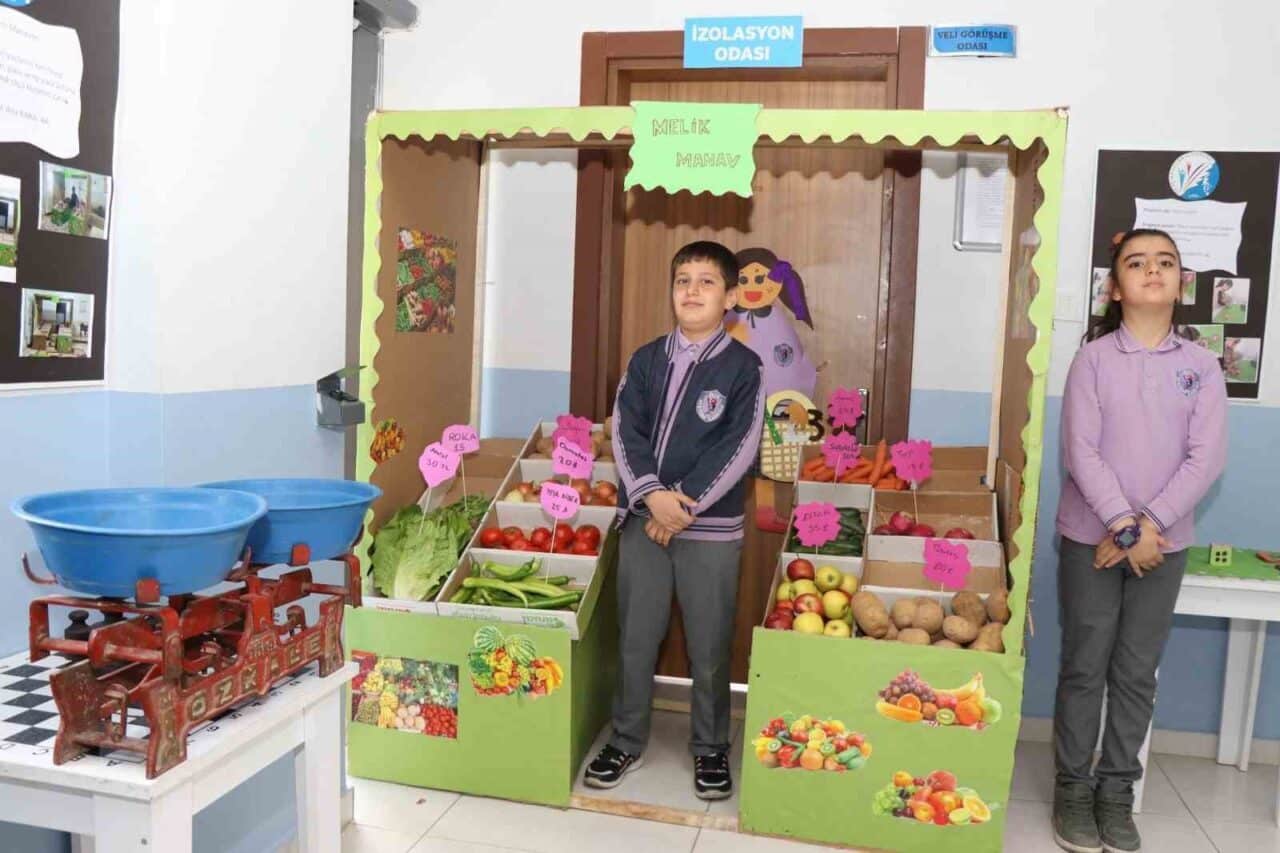 Oltu'da düzenlenen "Matematik Bilim Şenliği" ile çocukların matematiği eğlenceli öğrenmesi