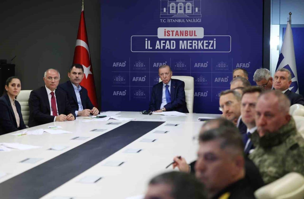 Cumhurbaşkanı Recep Tayyip Erdoğan, Marmara Denizi'ndeki 6,2 büyüklüğündeki depremin ardından